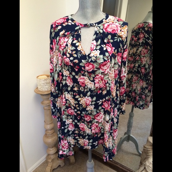 🌸Brand NEW- Floral of the Story Dress - Navy🌸 - Picture 2 of 6